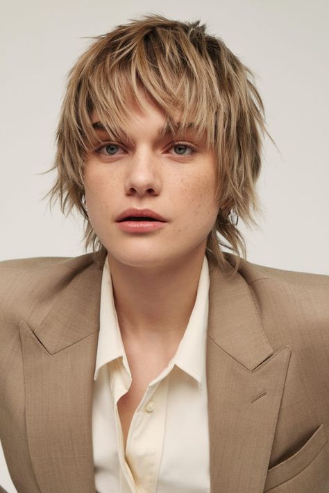 Textured Short Shag with Micro Fringe Emo Shag, Micro Fringe, Asymmetrical Bangs, Soft Bangs, Softball Hairstyles, Layered Curly Hair, Textured Layers, Baby Bangs, Simple Prom Hair