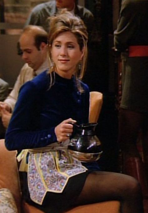 I Love this Velvet top. Rachel Green Waitress, Monica And Rachel, Waitress Outfit, Rachel Green Friends, Rachel Green Style, Rachel Green Outfits, Rachel Friends, Jennifer Aniston Style, Jenifer Aniston