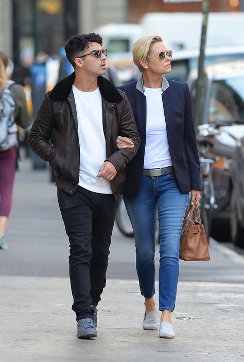 Linked Arms, Linking Arms, Gigi And Yolanda Hadid, Gigi Hadid Next In Fashion, Joe Jonas Gigi Hadid, Yolanda Foster Style, Gigi Hadid Denim, Gigi Hadid Denim Jacket, Tan Outfit