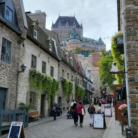 QUEBEC CITY, CANADA Spent a couple of days in Quebec City before the Avoya Conference. What a beautiful City! The architecture, history, and food are worth the long journey from the West Coast. Quebec is the largest province in Canada by area, located in the eastern part of the country. Famous for the unique culture, and strong French heritage. Quebec's official language is French, making it the only province in Canada with French as its sole official language. #quebeccity🇨🇦 #moxietravels... French Heritage, Unique Culture, Quebec City Canada, Canada Photography, The Longest Journey, Architecture History, Long Journey, Quebec City, Quebec Canada