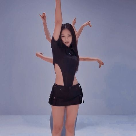 Jennie Kim Shut Down Outfit, Blackpink Dance Practice Shut Down, Jennie Kim Dance Practice Outfit, Black Pink Dance Practice Outfit, Jennie Dance Practice Outfit, Jennie Shut Down, Shut Down Dance, Jennie Dance, Blackpink Outfits