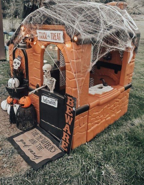 Nail Designs Halloween, Playhouse Decor, Halloween Tattoo Ideas, Halloween Tricks, Halloween Diy Outdoor, Halloween Decor Diy, Halloween Decorations Outdoor, Halloween Outside, Haunted Dollhouse