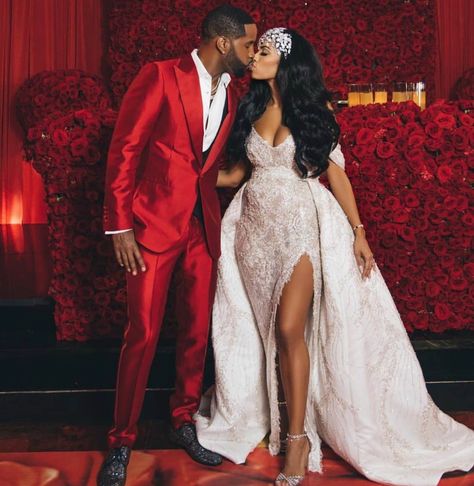 Black People Weddings, Red Wedding Theme, Red Rose Wedding, Jordyn Woods, Table Talk, Red Table, Dream Wedding Ideas Dresses, Wedding Goals, Red Wedding