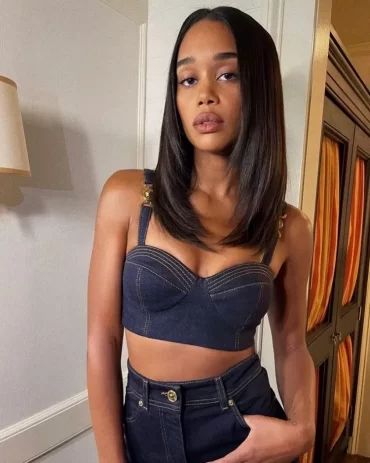 Longbob Hair, Face Framing Hair, Laura Harrier, Straight Hair Cuts, Layered Haircuts For Medium Hair, Hairstyles For Layered Hair, Haircuts For Medium Hair, Haircuts Straight Hair, Trending Haircuts