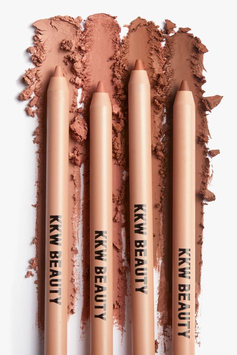 Kkw Beauty Lipstick, Kkw Lip Liner, Lipliner Aesthetic, Matte Make Up, Composition Photo, Kardashian Makeup, Kardashian Beauty, Kim Kardashian Makeup, Natural Prom Makeup