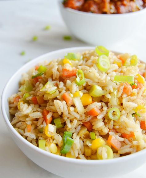 Corn Fried Rice Recipe is simple and easy to prepare dish. This fried rice is loaded with vegetables and vitamins. Sweetcorn lends the unique sweet aroma to this recipe. Vegan Rice Recipe, Corn Fried Rice, Rice And Corn Recipe, Corn Fried, Quick Stir Fry Recipes, Rice And Corn, Recipes Corn, Sweet Corn Recipes, Rice Recipes Vegan