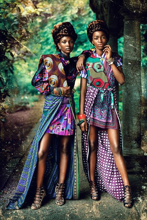 The Tribal Aesthetic Trend Up Close. Beautiful models, fashion and photo. Moda Afro, Colorful Clothing, Mode Editorials, Afrikaanse Mode, Estilo Hippie, African Textiles, African Inspired Fashion, Africa Fashion, Style Noir