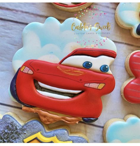 Mater Cars Disney, Cars Cookies, Pixar Cars Birthday, Car Cookies, Disney Cars Party, Crazy Cookies, Disney Cookies, Disney Cars Birthday, Race Car Birthday Party