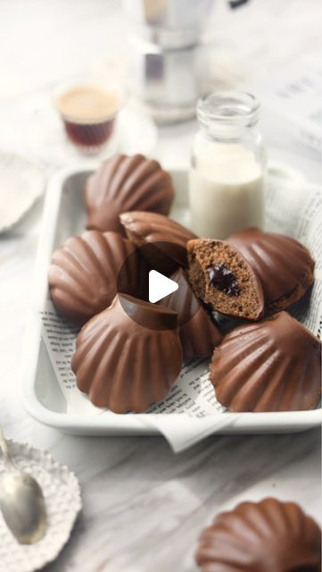 Mei Yee on Instagram: "Chocolate Madeleines filled with chocolate coconut custard ❤️   Filling  Chocolate custard  150g melted dark chocolate  180g coconut custard @naturescharm  In a medium bowl, combine melted chocolate, coconut custard and until smooth. Refrigerate for at least 4 hours or overnight.  Coating 100g dark chocolate   Madeleines Dry ingredients  1/2 cup cake flour *75g  1 tbsp cornstarch *8g  8g cocoa powder  1/4 cup sugar of choice *50g  1 tsp baking powder *4g   Wet ingredients  75g yogurt of choice  1/2 tbsp maple syrup *10g  1 tsp vanilla extract *4g  75g dairy-free butter, melted & room temperature   In a large mixing bowl, combine all dry ingredients and set aside.  Whisk together wet ingredients. Then pour wet ingredients to dry. Gently mix until just combined. Refrig Chocolate Madeleines, Food Reels, Afternoon Tea Recipes, Chocolate Custard, Coconut Custard, Custard Cake, Custard Filling, Melted Chocolate, Chocolate Coconut