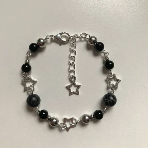 Y2K Star beaded bracelet, Black bead handmade bracelet Star Beaded Bracelet, Y2k Star, Grunge Accessories, Black Beaded Bracelets, Birthday Stuff, Bead Charms Diy, Beads Bracelet Design, Jewelry Accessories Ideas, Metal Stars