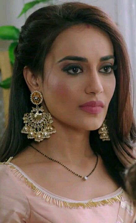 Naagin 3 Bela, Indian Serial Actress, Tv Actress Images, Indian Serial, Saree Hairstyles, Surbhi Jyoti, Bridal Jewels, Kids Blouse Designs, Serial Actress