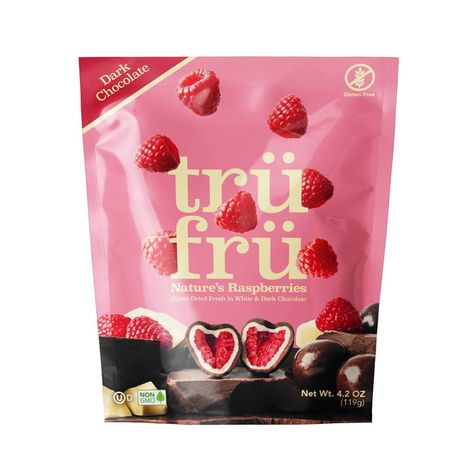 Tru Fru’s Raspberries Hyper-Dried Fresh in White & Dark Chocolate is the perfect on-the-go indulgent treat. Our specially crafted chocolate makes fruit better by complimenting the fresh flavor of the freeze-dried raspberries. Most loved for a reason, Tru Fru is the snack to satisfy your sweet tooth. Take your taste buds to new heights with this mouthwatering combination, where every bite bursts with natural sweetness. Tru Fru Raspberries, Try Fru, Christmas Sweets Gifts, Good Snacks To Buy, Tru Fruit, Trendy Snacks, Preppy Candy, Christmas List Inspo, Grocery Snacks