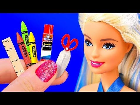 Barbie Hacks, Escuela Diy, Miniature School, Barbie Diy Accessories, Accessoires Barbie, Diy Miniatures, Barbie Miniatures, Doll Videos, Barbie Ideas