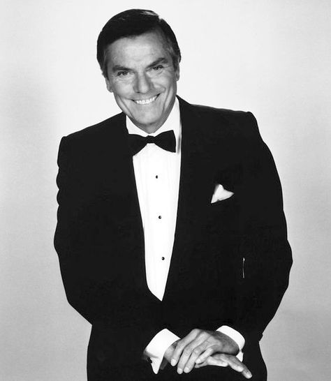 Peter Marshall, Hollywood Squares, Huntington West Virginia, West Virginia History, Lets Play A Game, Country Roads Take Me Home, Radio Personality, Tv Show Games, Emmy Award