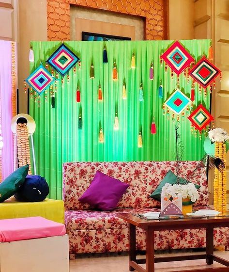 Dholki Decor, Photobooth Decor, Wedding Decor Indian, Kite Decoration, Mehndi Decoration, Indian Wedding Decoration, Sangeet Decor, Mehendi Decor Ideas, Simple Stage Decorations