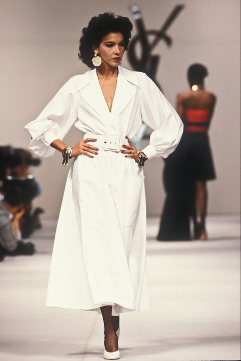 Yves Saint Laurent 90s Runway, 80s Designer Fashion, 80s Rich Girl Fashion, 1980s Runway Fashion, Classy 80s Outfits, 80s Chic Fashion, 80s High Fashion, 1980s Couture, Runway 80s