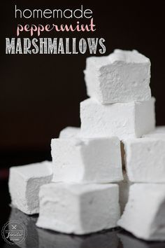 Homemade Peppermint Marshmallows are easy and fun to make, are an outstanding addition to hot chocolate, and you can gift them as a holiday treat. {Self Proclaimed Foodie} Peppermint Recipes, Microwave Fudge, Peppermint Marshmallows, Recipes With Marshmallows, Homemade Marshmallows, A Silent Voice, Holiday Cooking, How Sweet Eats, Holiday Treats