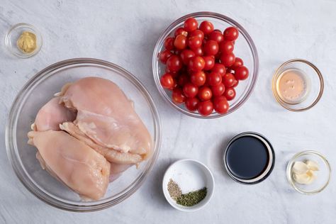 Ingredients to make the recipe Chicken With Cherry Tomatoes, Oven Baked Chicken Recipe, Freezing Cooked Chicken, Honey Baked Chicken, Baked Chicken Recipes Oven, Feel Good Foodie, Balsamic Chicken Recipes, Baked Chicken Recipe, Baked Chicken Recipes Easy