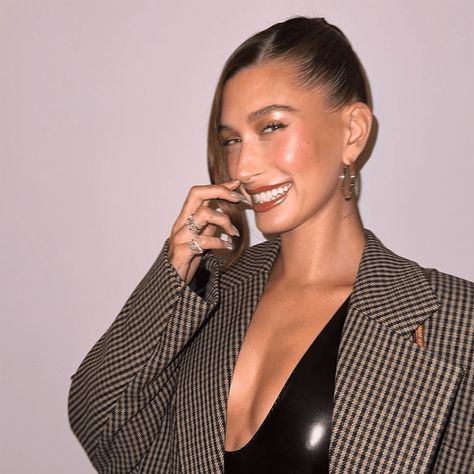 Hailey Bieber Outfits, Amanda Lee, Hailey Bieber Style, Hailey Baldwin Style, Bella Hadid Outfits, September 7, Celebrity Beauty, Beauty Guru, Hailey Baldwin