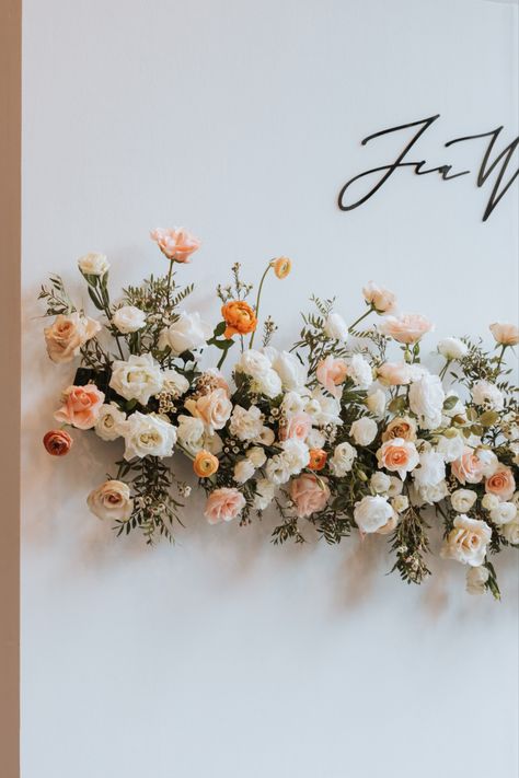 Check out this flower backdrop idea made of peach and white themed roses. Peach And Pink Wedding Backdrop, Peach And White Flower Arrangements, Peaches And Cream Wedding Theme, Wedding Alter Flowers, Peach Backdrop, Backdrop Lamaran, Cream Wedding Theme, Flower Decor Ideas, Peach Blush Wedding