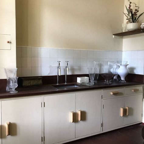 Hannah Brinberg | A great flower room (or more sensibly, utility room) at Eltham Palace | Instagram Eltham Palace, Modern Classic Home, Red Cabinets, Vintage Inspired Kitchen, Chrome Kitchen, New Kitchen Designs, Flower Room, Cottage Kitchens, Big Kitchen