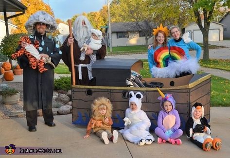 Noah's Crew Costume Noahs Ark Family Costume, Halloween Costumes Noahs Ark, Noah’s Ark Halloween Costume, Noahs Ark Costume, Noah Costume, Wagon Costume, Costume Last Minute, Last Minute Costume Ideas, Biblical Costumes