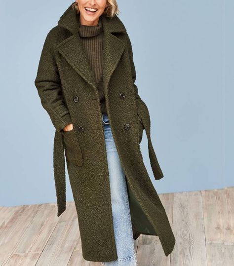 The Most Versatile High-Street Coats to Buy in 2021 | Who What Wear UK Khaki Coat Outfit, Green Coat Outfit, Khaki Green Coat, Slouchy Outfit, Wool Coat Outfit, Khakis Outfit, Green Wool Coat, Emma Willis, Khaki Coat