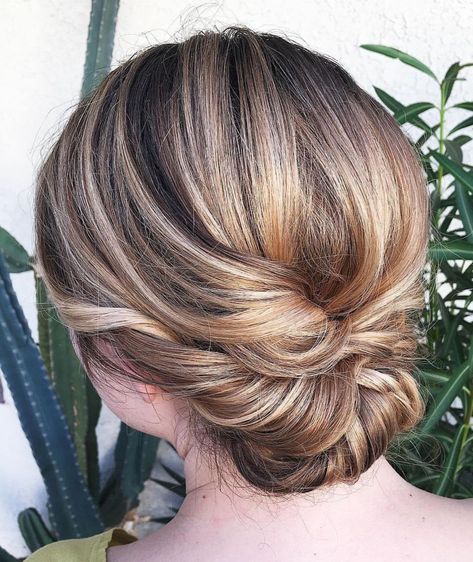 Lovely Twisted and Tied Updo Elegant Chignon, Wedding Hairstyles For Medium Hair, Easy Updo Hairstyles, Chignon Hair, Ashlee Simpson, Up Dos For Medium Hair, Peinados Recogidos, Growing Out Short Hair Styles, Updos For Medium Length Hair