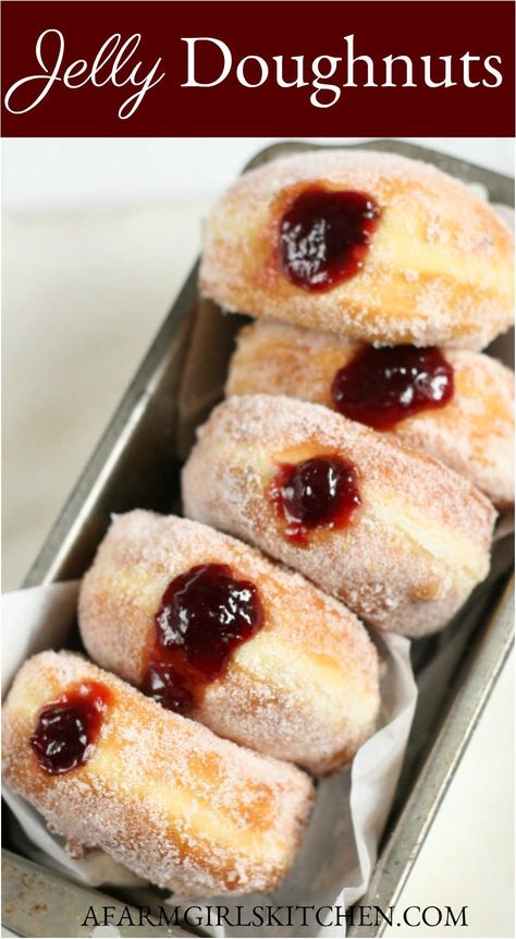 Jelly Donuts Recipe, Jelly Donuts, Donut Calories, Donut Filling, Jelly Doughnuts, Homemade Donuts Recipe, Homemade Doughnuts, Homemade Jelly, Donuts Recipe