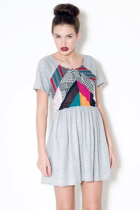 Grey Dress jersey cotton patchwork chevron by LoelaLoela Jersey Patchwork, Grey Jersey Dress, Patchwork Fashion, Vetements Clothing, Patchwork Clothes, Quilted Clothes, Cotton Jersey Dress, Diy Vetement, Upcycled Fashion