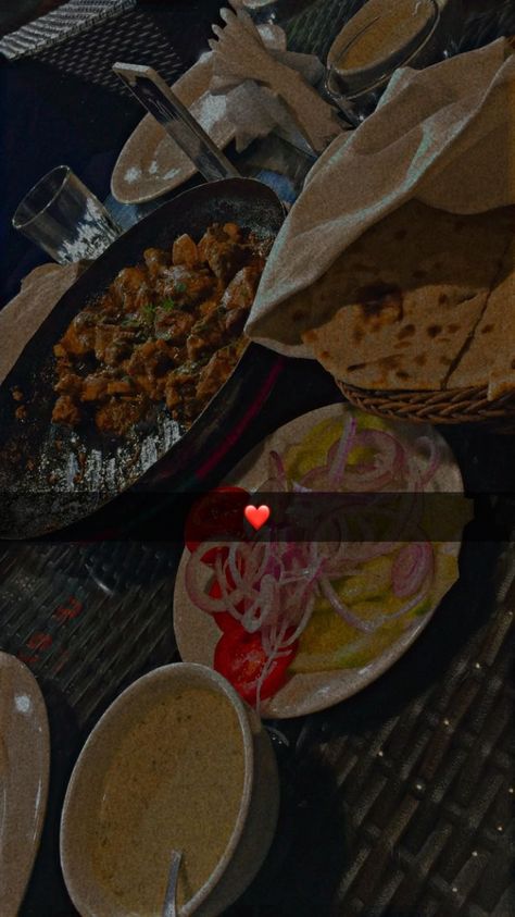 HamDan❤️ Food Photography In Restaurant, Fake Snap Pics Food, Snap Food Restaurant, Fake Snaps Day, Restaurant Food Snap, Fake Snap Food, Fast Food Snap, Aesthetic Food Pics, Foodie Snap