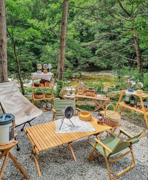 Korean Camping, Japan Camping, Camping Picnic Table, Camping Pics, Cozy Camping, Camping Inspiration, Camping Set Up, Camping Photography, Camping Aesthetic