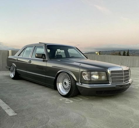 Mercedes Benz Convertible, Mercedes Benz W126, Benz Coupe, Custom Mercedes, Mercedes W126, Mercedes Benz C180, Mercedes Classic, Merc Benz, Mercedes Benz Coupe