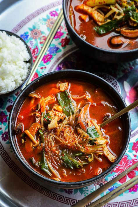 Yuk Gae Jang Recipe, Yukgaejang Recipe, Vegetables Beef Soup, Vegetable Beef Soup Instant Pot, Chicken Noodle Soup Stove Top, Homemade Chicken Noodles, Soup Recipes Ground Beef, Beef Soup Instant Pot, Chicken Noodle Soup With Rotisserie