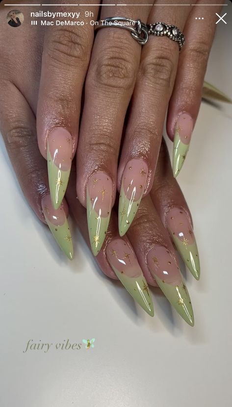 Ethereal Aesthetic Nails, Garden Fairy Nails, Fun Almond Nails Art Designs, Xl Almond Nails, Stilleto Nail Idea, Green Stilleto Nails, Goddess Nails Designs, Summer Nails Stiletto, Green Stiletto Nails