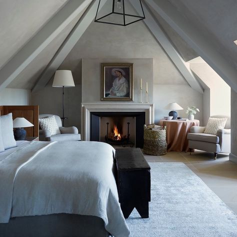 #wildsmithskin on Instagram | Hashtags Heckfield Place, Georgian Hotel, Traditional Bedrooms, Georgian Mansion, Long Room, Latest Interior Design, New Interior Design, Soho House, Design Del Prodotto