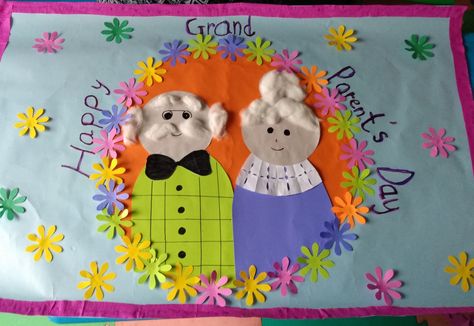 Grandparent's day chart Grandparents Day Centerpiece, Grandparents Day Table Decorations, Grandparents Day Bulletin Board Ideas, Grandparents Day Board Decoration, Grand Parents Day Decoration In School, Grandparents Day Decorations For School, Grandparents Crafts For Preschoolers, Grandparents Day Crafts For Preschoolers, Notice Board Decoration