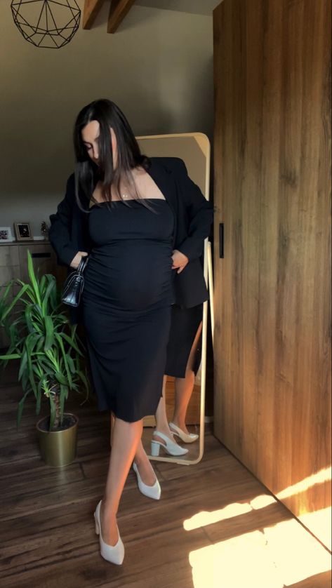 #tubedress #bandeau #blackdresscasual #blazerstyle #blazeroutfit #blazer #allblackoutfit #stylingtips #pregnancyoutfit #pregnancystyle Tube Dress With Blazer, Dress With Blazer, Pregnancy Outfits, Black Dresses Casual, All Black Outfit, Blazer Outfits, Blazer Fashion, Tube Dress, Black Blazers