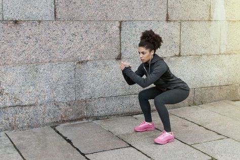 Fitness and Sports Related Tips, Tools, & Advice How To Squat Properly, Benefits Of Squats, Strength Training For Runners, Pulse Squats, Flatter Stomach, Stop Making Excuses, Squat Challenge, Full Body Workouts, Muscle Up