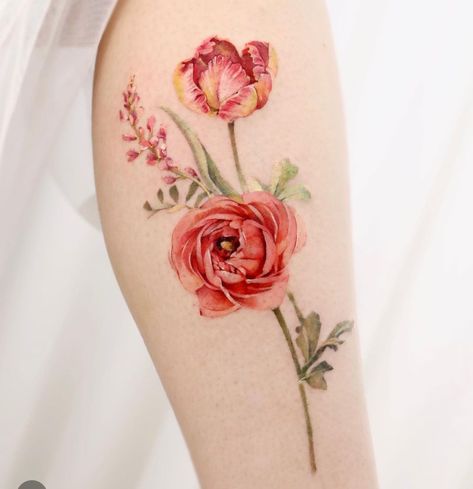 Renuculas Tattoo, Runuculous Flower Tattoo, Ranunculus Tattoo, Tiny Flower Tattoos, Mandala Flower Tattoos, Tattoo Leg, Bouquet Tattoo, Floral Tattoos, Amazing Tattoos