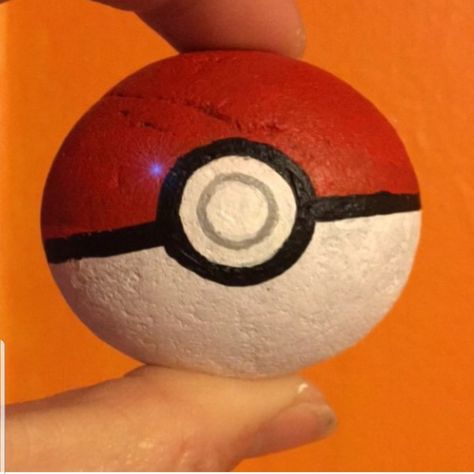 Pokemon Rock Painting Pokemon, Rock Painting Ideas Pokemon, Anime Painted Rocks, Pokemon Stones, Painted River Rocks, Diy Rock Art, Stone Art Painting, Painted Rocks Kids, Rock And Pebbles