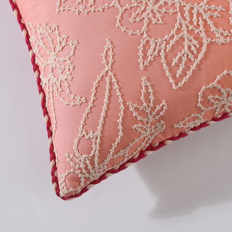 Peach Throw Pillows, Embroidery Pillowcases, Traditional Cushions, Floral Toile, Pillow Embroidery, Easter Pillows, Pillow Ideas, Woman Bedding, Pink Pillow