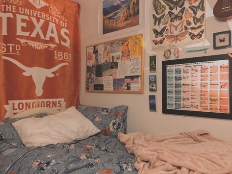 Ut Austin Room Decor, University Of Texas At Austin Dorm, Ut Dorms Austin, University Of Texas Aesthetic, University Of Texas At Austin Aesthetic, White And Orange Bedroom, Ut Austin Dorm, Ut Austin Aesthetic, Austin Aesthetic