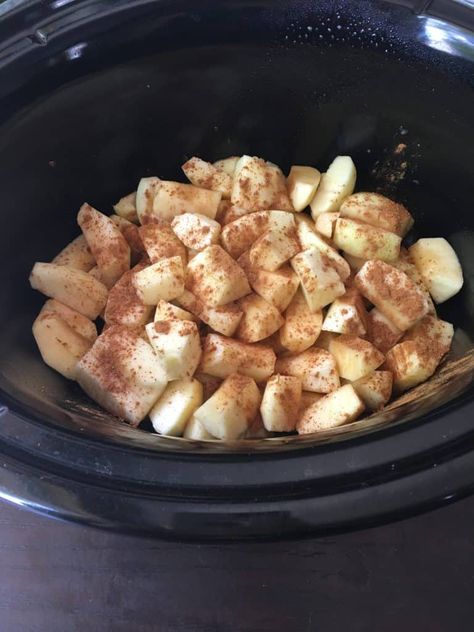 Slow Cooker Apple Pie, Peeled Apple, Cinnamon Apple Sauce, Crockpot Applesauce, Slow Cooker Apple, Cooking Projects, Trim Healthy Momma, Slow Cooker Apples, Trim Healthy Mama Recipes