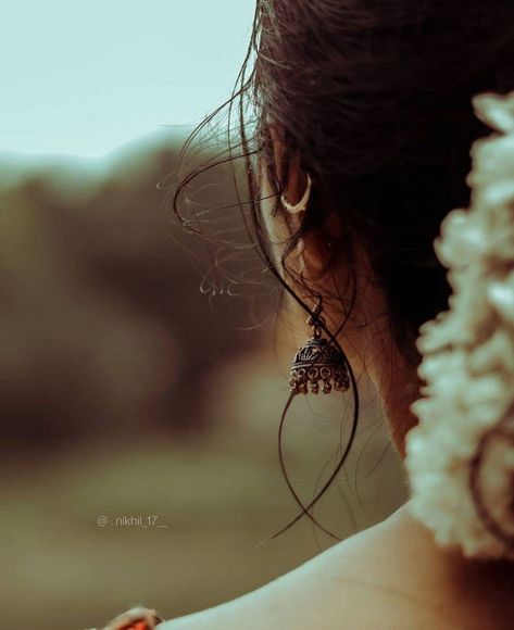 Kerala Girls Dp Hidden Face, Kerala Girls Dp, Jimikki Earrings, Onam Photoshoot Ideas, Onam Photoshoot, Saree Shoot, Acoustic Guitar Photography, Gengar Pokemon, Insta Poses