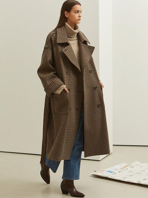 LOOKAST Khaki Check Oversize Trench Wool Coat #fashion #fallfashion #trenchcoat # daily #fw19 Oversized Coat Outfit, Wool Coat Outfit, Mantel Outfit, Trench Coat Outfit, Oversized Coat, Coat Outfits, Winter Fashion Outfits, Coat Fashion, Fall Winter Outfits