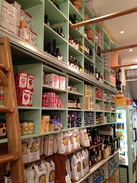 One of my fave delis in Soho, London - Lina Stores. Discover something delicious worth sharing (and eating) today! Modern Delicatessen, Lina Stores, Deli Ideas, Gift Shop Interiors, Deli Shop, Specialty Food Store, Store Design Boutique, Bagel Shop, House Organisation