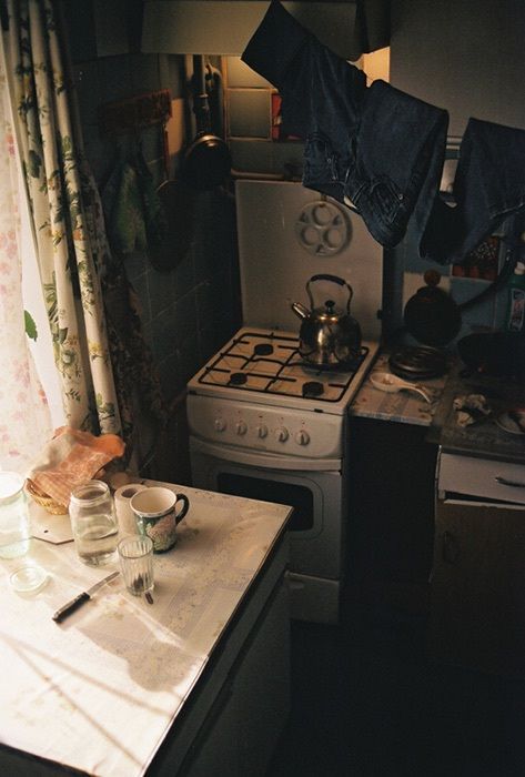 Beautiful 💖💗 discovered by jen on We Heart It Ideas Vintage, Ushuaia, Trendy Bedroom, Bedroom Vintage, Apartment Kitchen, Tea Kettle, Decor Rustic, Metropolis, 인테리어 디자인