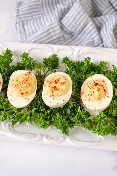 French Eggs, Mimosa Recipe, Small Gathering, Easy Lunch Recipes, Egg Yolks, Food Tasting, Egg Breakfast, Food Categories, Hard Boiled