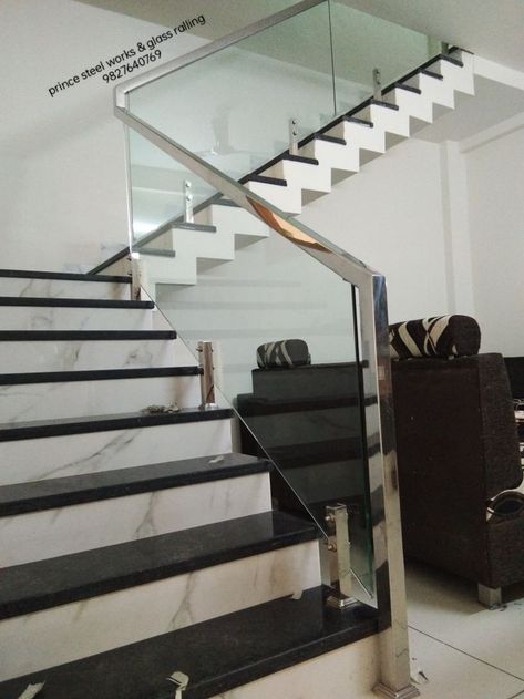 Staircase Glass Railing Design, Stairs Grill Design, Modern Stairs Design, Staircase Glass Design, Ss Railing, Reling Design, Stairs Tiles Design, Glass Staircase Railing, Modern Staircase Design